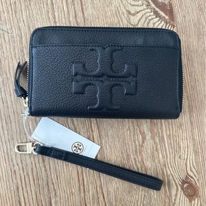 Tory Burch Bombe T Zip SmartPhone Wristlet Black NWT